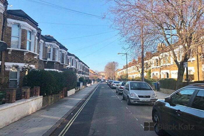 4 Bedroom Flat To Rent In Coleman Road, Camberwell, SE5
