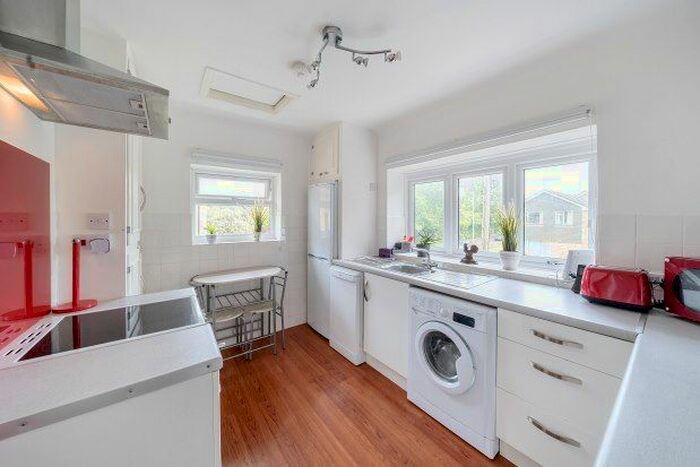 1 Bedroom Flat To Rent In Highfield Avenue, Lymington, SO41