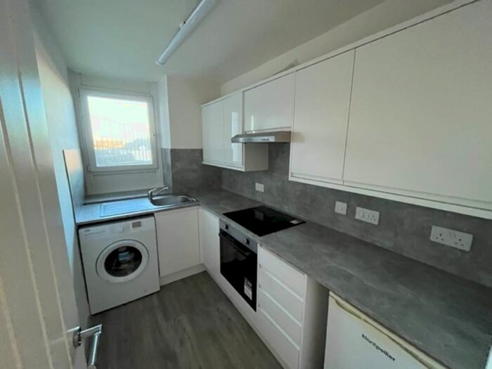 1 Bedroom Flat To Rent In Strathmartine Road, Dundee, DD3