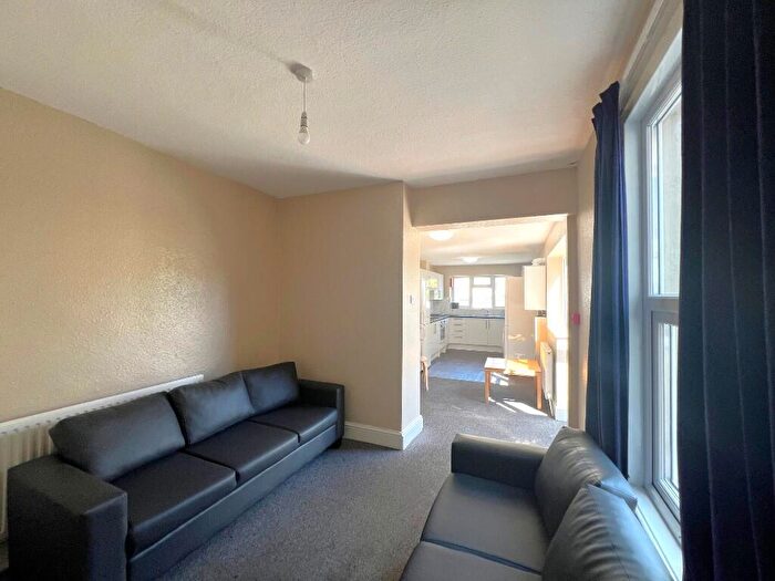 6 Bedroom Terraced House To Rent In Manor Road, Bristol, BS7