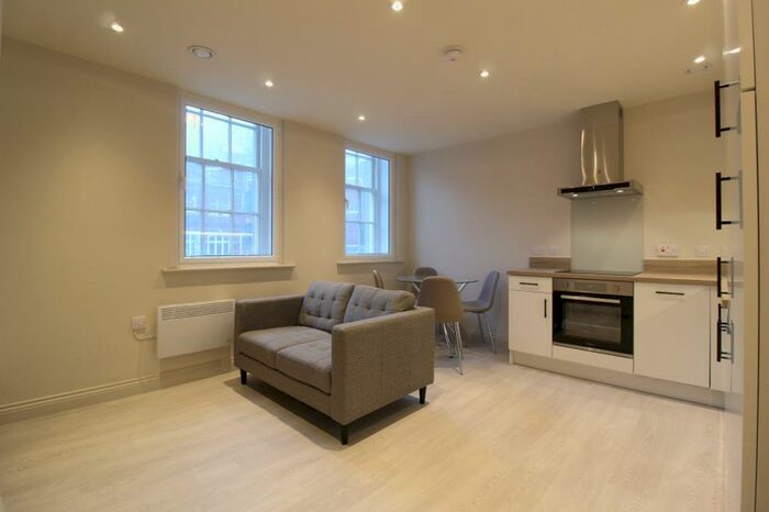 1 Bedroom Apartment To Rent In North Street, Leeds, LS2
