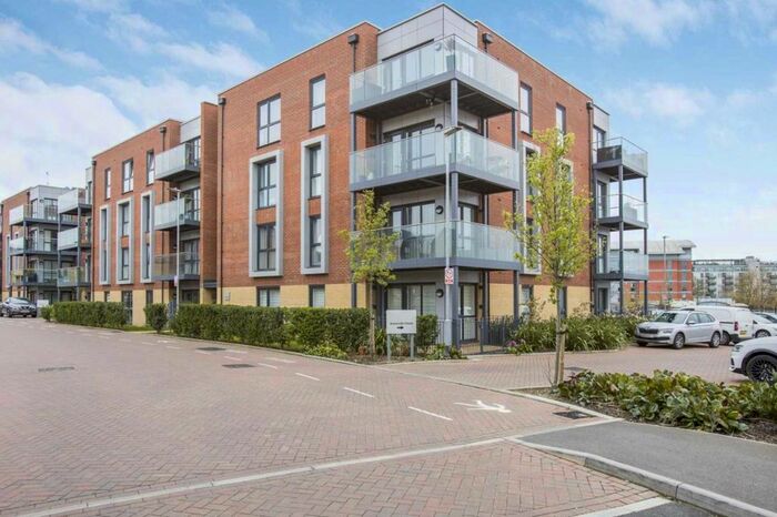 1 Bedroom Flat To Rent In Holmesley Road, Borehamwood, WD6