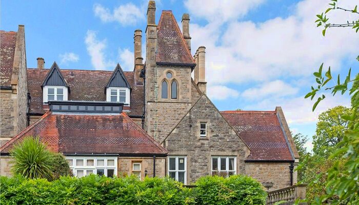 2 Bedroom Flat For Sale In Bidborough Court, Penshurst Road, Bidborough, Tunbridge Wells, TN3