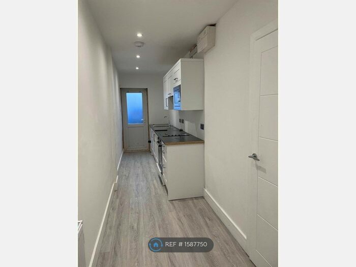 Studio To Rent In Chessington Avenue, Bexleyheath, DA7