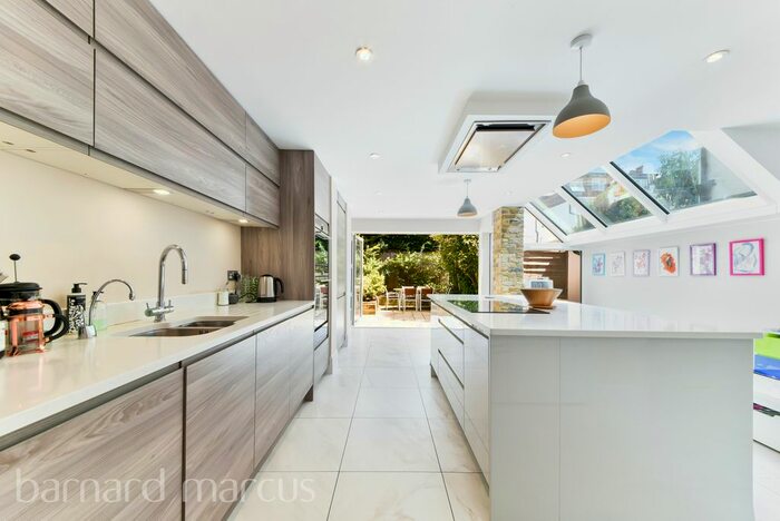 4 Bedroom Property To Rent In Hazledene Road, London, W4