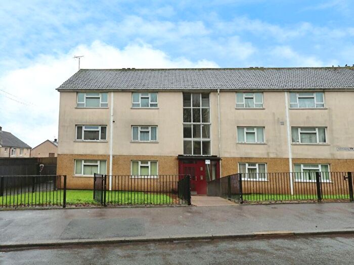 2 Bedroom Flat For Sale In Aberdaron Road, Rumney, Cardiff, South Glamorgan, CF3