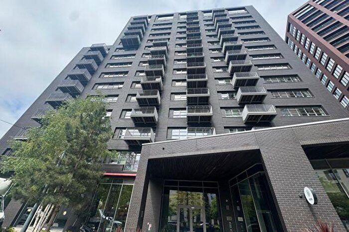 2 Bedroom Flat To Rent In Hope Street, London, E14