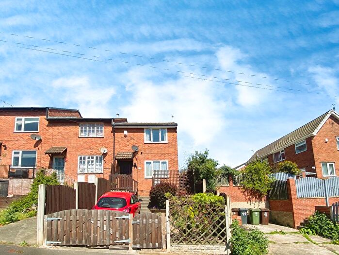 2 Bedroom End Of Terrace House For Sale In Farcroft Grove, Sheffield, S4