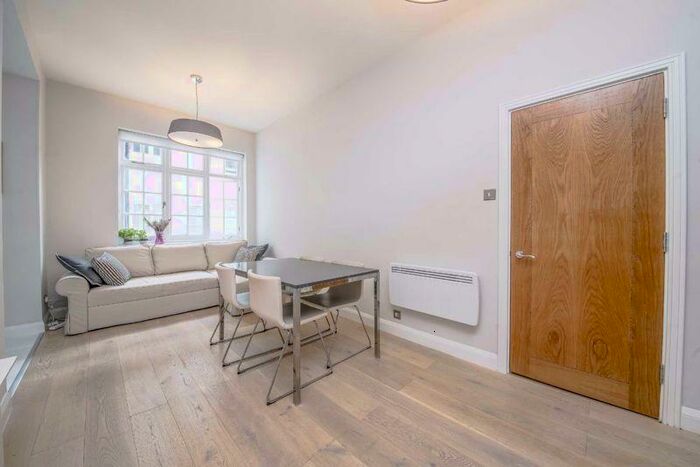 1 Bedroom Apartment To Rent In Hanover Gate Mansions, Park Road, NW1