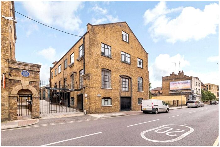 2 Bedroom Flat For Sale In Riverway House, Westferry Road, London, E14