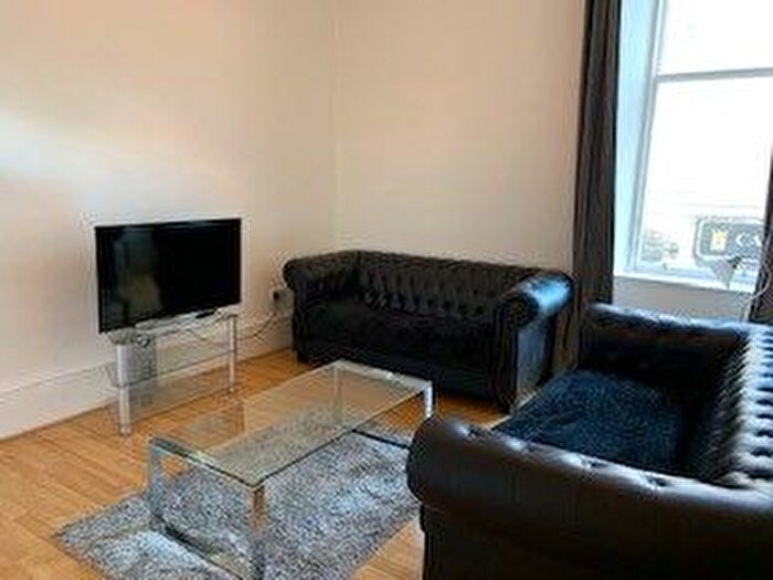 2 Bedroom Flat To Rent In Justice Street, City Centre, Aberdeen, AB11