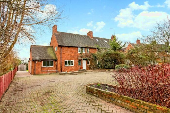 3 Bedroom Semi-Detached House To Rent In Brock Hill Cottages, Bracknell Road, Warfield, Berkshire, RG42