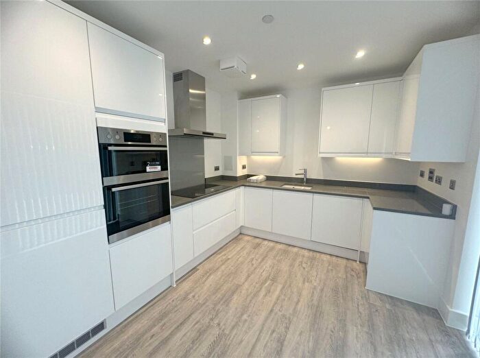 3 Bedroom Terraced House To Rent In India Way, London, NW7