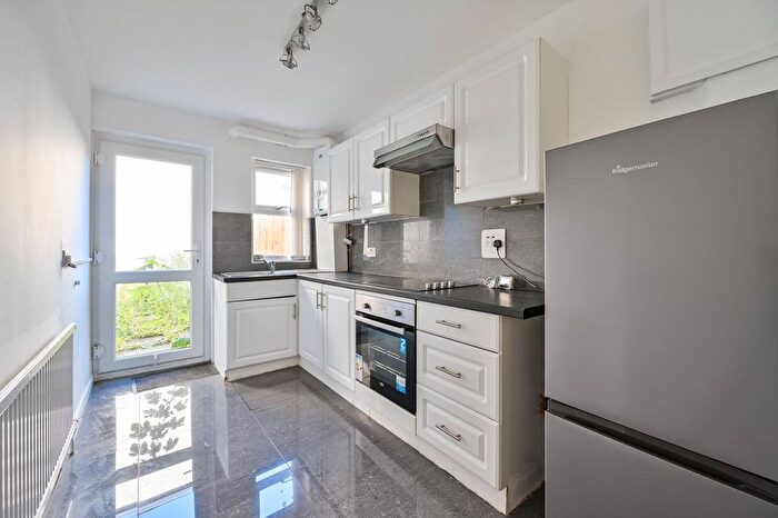1 Bedroom Flat To Rent In Westbourne Drive, Forest Hill, London, SE23