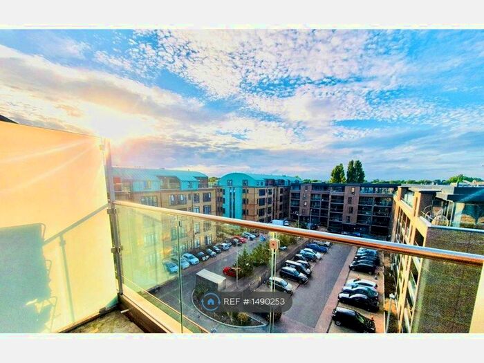 2 Bedroom Flat To Rent In Jessop Court, Uxbridge, UB8