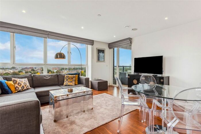 2 Bedroom Flat To Rent In Upper Richmond Road, Putney Hill, SW15