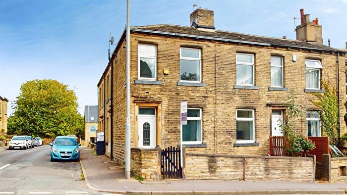 2 Bedroom End Of Terrace House For Sale In Halifax Road, Brighouse, HD6