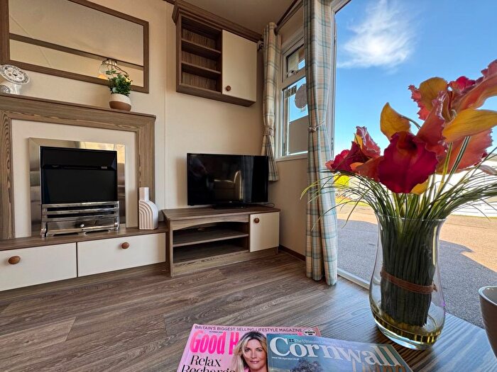 2 Bedroom Park Home For Sale In Eastbourne Road, Pevensey Bay, Pevensey, BN24