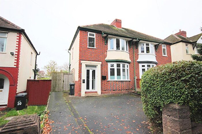 3 Bedroom Semi-Detached House To Rent In Hayes Lane, Stourbridge, West Midlands, DY9
