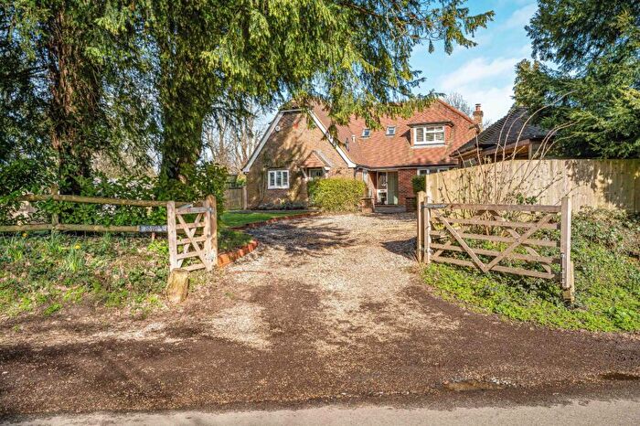 4 Bedroom Detached House For Sale In Bentworth, Alton, Hampshire, GU34