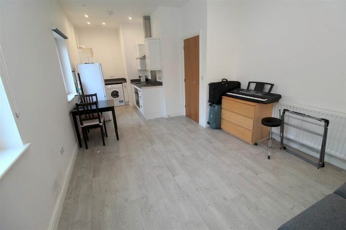 1 Bedroom Flat To Rent In Gold Tops, Newport, NP20