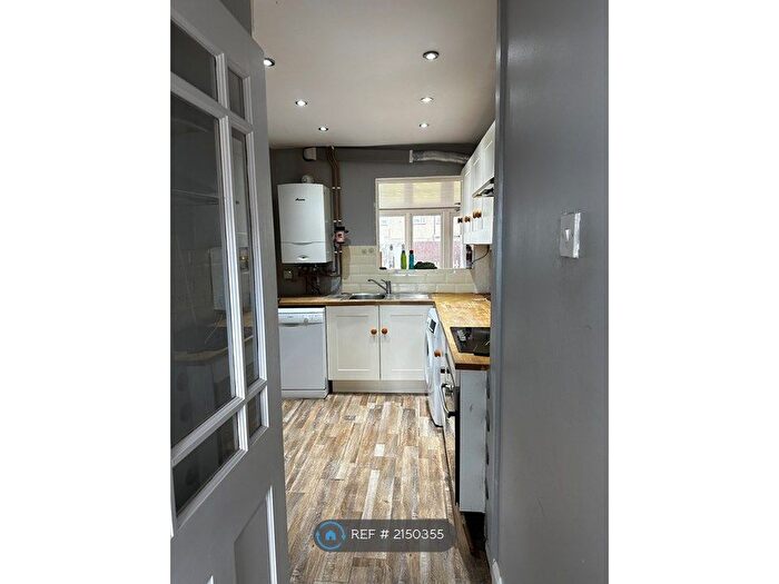 2 Bedroom Terraced House To Rent In The Cherries, Slough, SL2