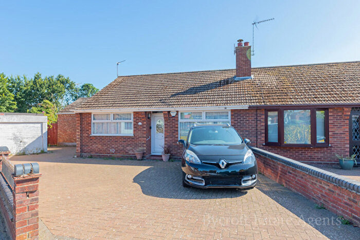 3 Bedroom Semi-Detached Bungalow For Sale In Colville Way, Carlton Colville, NR33