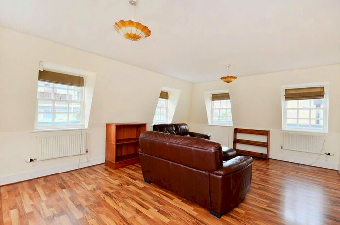 2 Bedroom Flat To Rent In Brunel Road, Rotherhithe, London, SE16