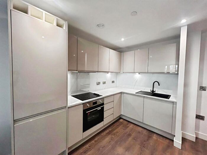 1 Bedroom Flat To Rent In Aquitania West, Waterloo Place, Liverpool, L3