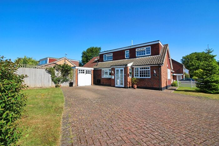 4 Bedroom Semi-Detached Bungalow For Sale In Oaklands Close, West Kingsdown, TN15