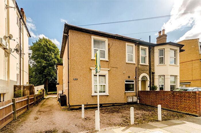2 Bedroom Flat For Sale In Palace Grove, Bromley North, Bromley, BR1
