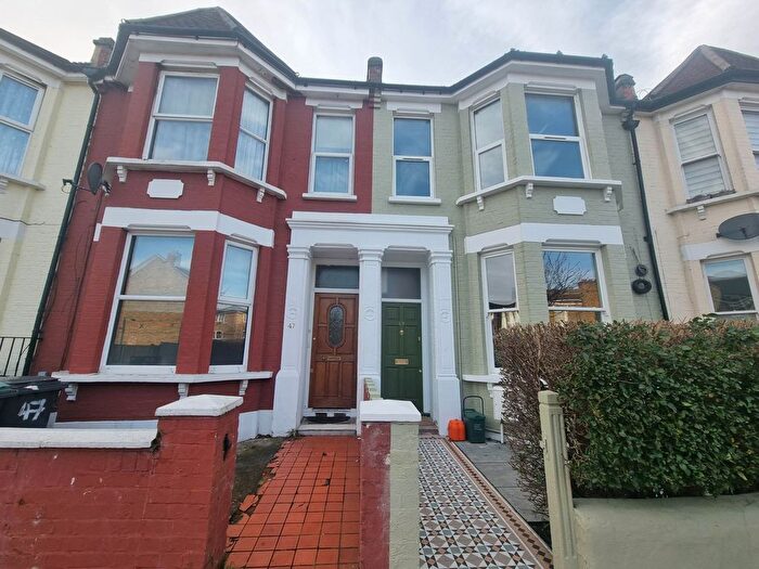 2 Bedroom Flat To Rent In Burghley Road, Turnpike Lane, N8