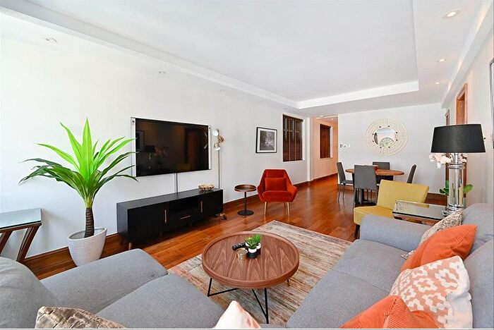 3 Bedroom Flat To Rent In Barrie House, Lancaster Gate, W2