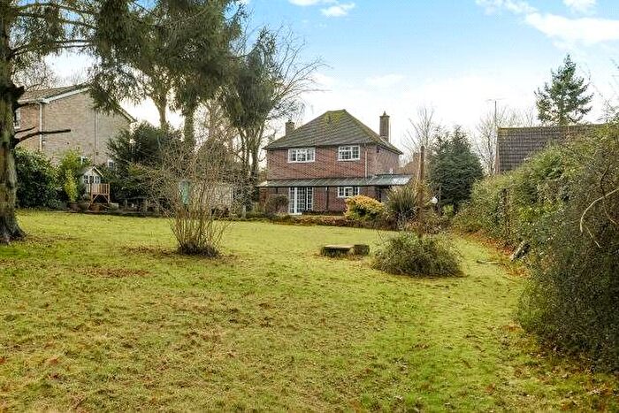 3 Bedroom Detached House For Sale In Pyle Hill, Newbury, RG14