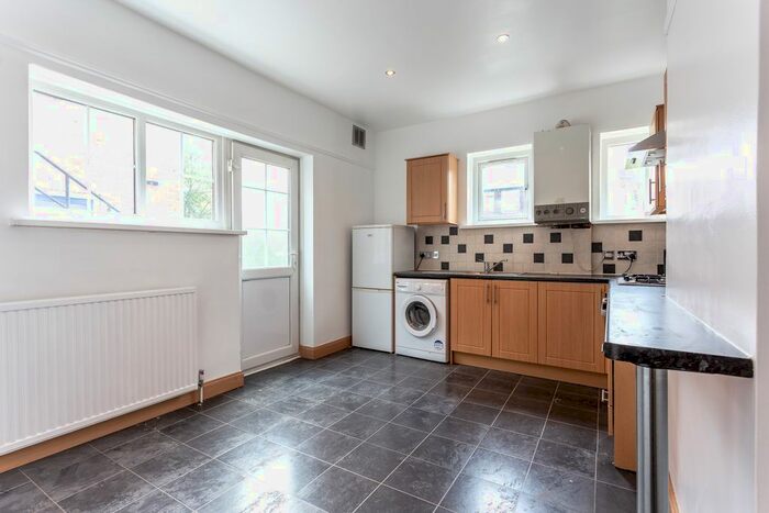 2 Bedroom Flat To Rent In South Ealing Road, London, W5