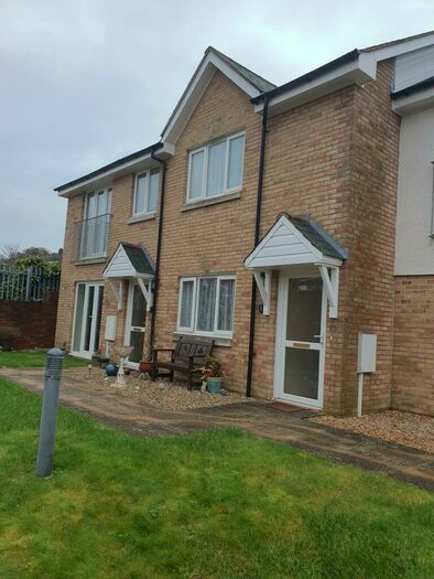 2 Bedroom Flat To Rent In Folkestone Road, Dover, CT17