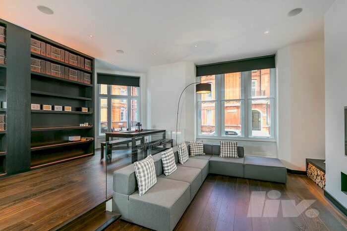 2 Bedroom Flat To Rent In Green Street, Mayfair, W1K