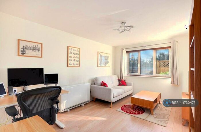 1 Bedroom Flat To Rent In Alan Hocken Way, London, E15