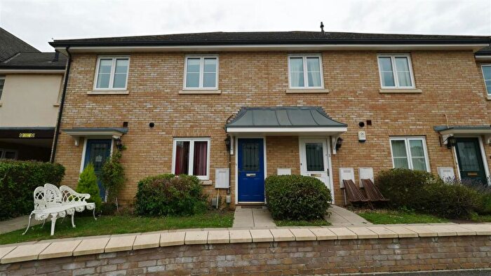 2 Bedroom Flat To Rent In Leas Close, St Ives, PE27