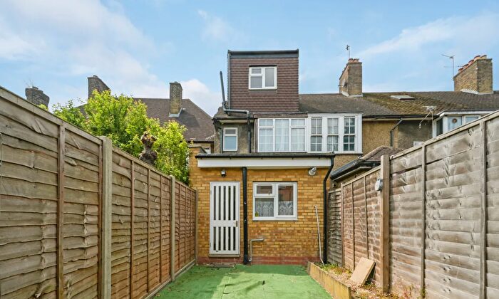 5 Bedroom Terraced House To Rent In Henchman Street, East Acton, London, W12