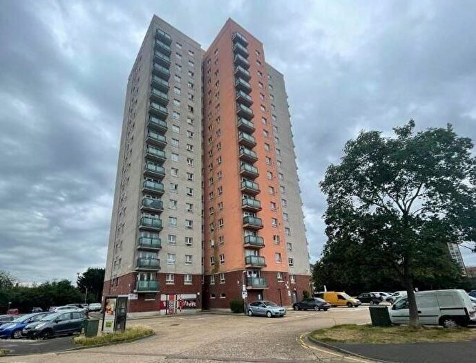 2 Bedroom Flat To Rent In Canterbury House, Borehamwood, WD6