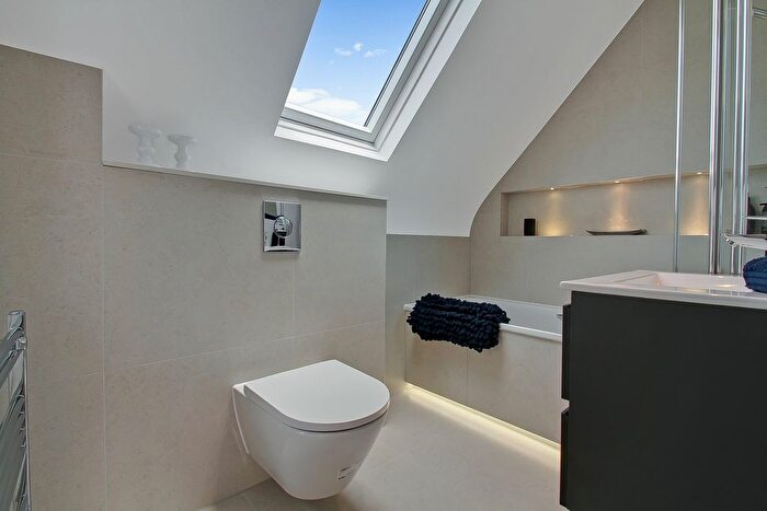2 Bedroom Flat To Rent In Anson Road, Willesden Green, NW2
