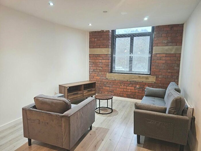 2 Bedroom Apartment To Rent In Cape Street, Bradford, West Yorkshire, BD1