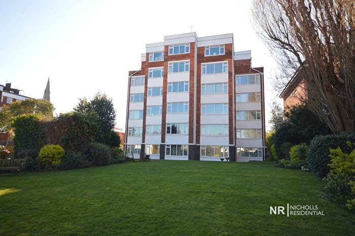 2 Bedroom Flat To Rent In West Hill, Putney, London., SW15