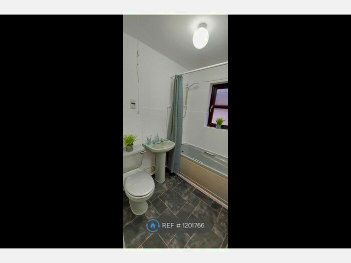 1 Bedroom Detached House To Rent In Woodford End, Chadsmoor, Cannock WS11