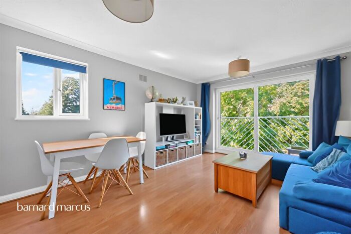1 Bedroom Flat For Sale In Ewell Road, Surbiton, KT6