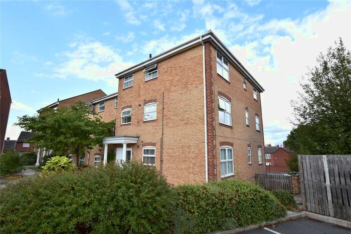 2 Bedroom Flat To Rent In Windmill Court, Wortley, Leeds, LS12