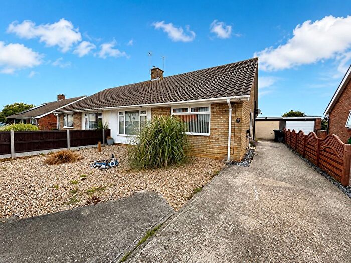 2 Bedroom Semi Detached Bungalow For Sale In Coral Drive, Ipswich, IP1
