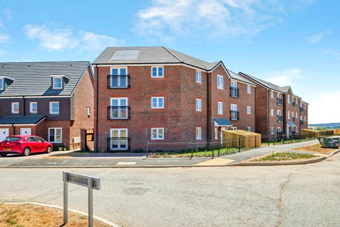 2 Bedroom Flat For Sale In St Peters Place, Salisbury, Wiltshire, SP2