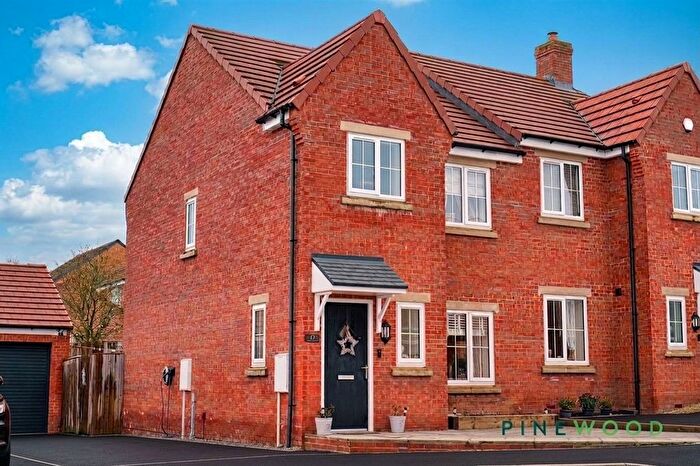 3 Bedroom Semi-Detached House For Sale In Almond Avenue, Barlborough, S43